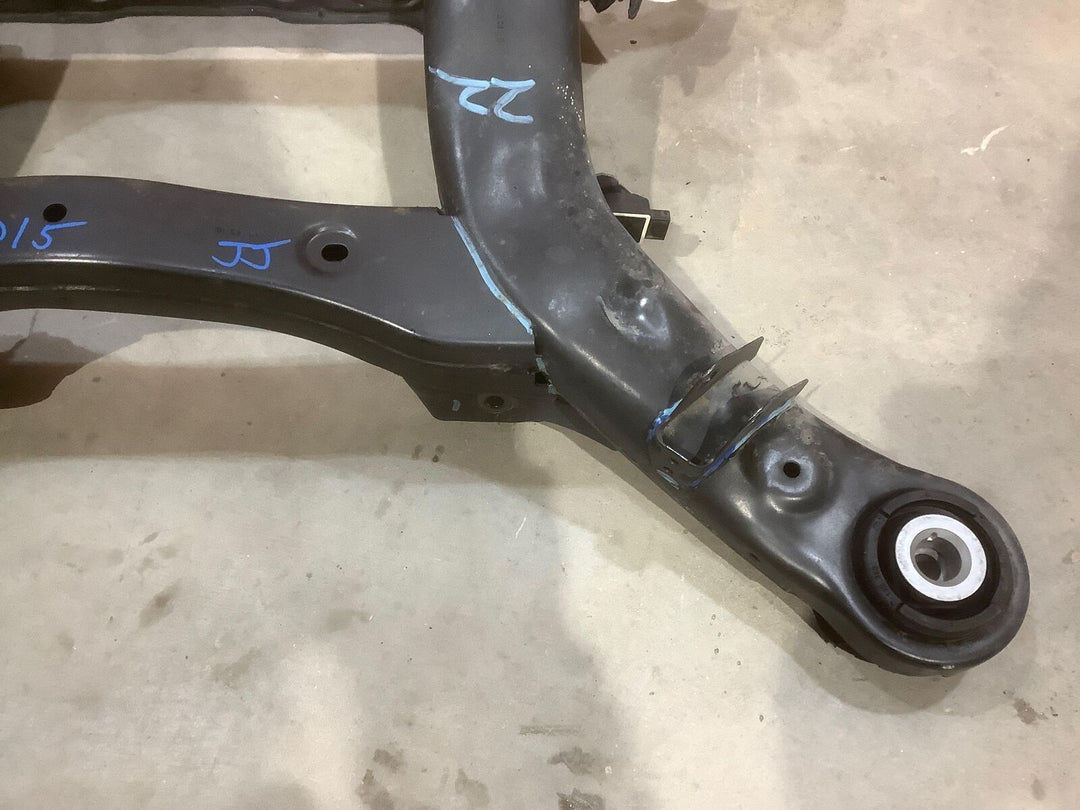 14-16 Mercedes GL450 X166 BARE Rear Undercarriage Crossmember Subframe