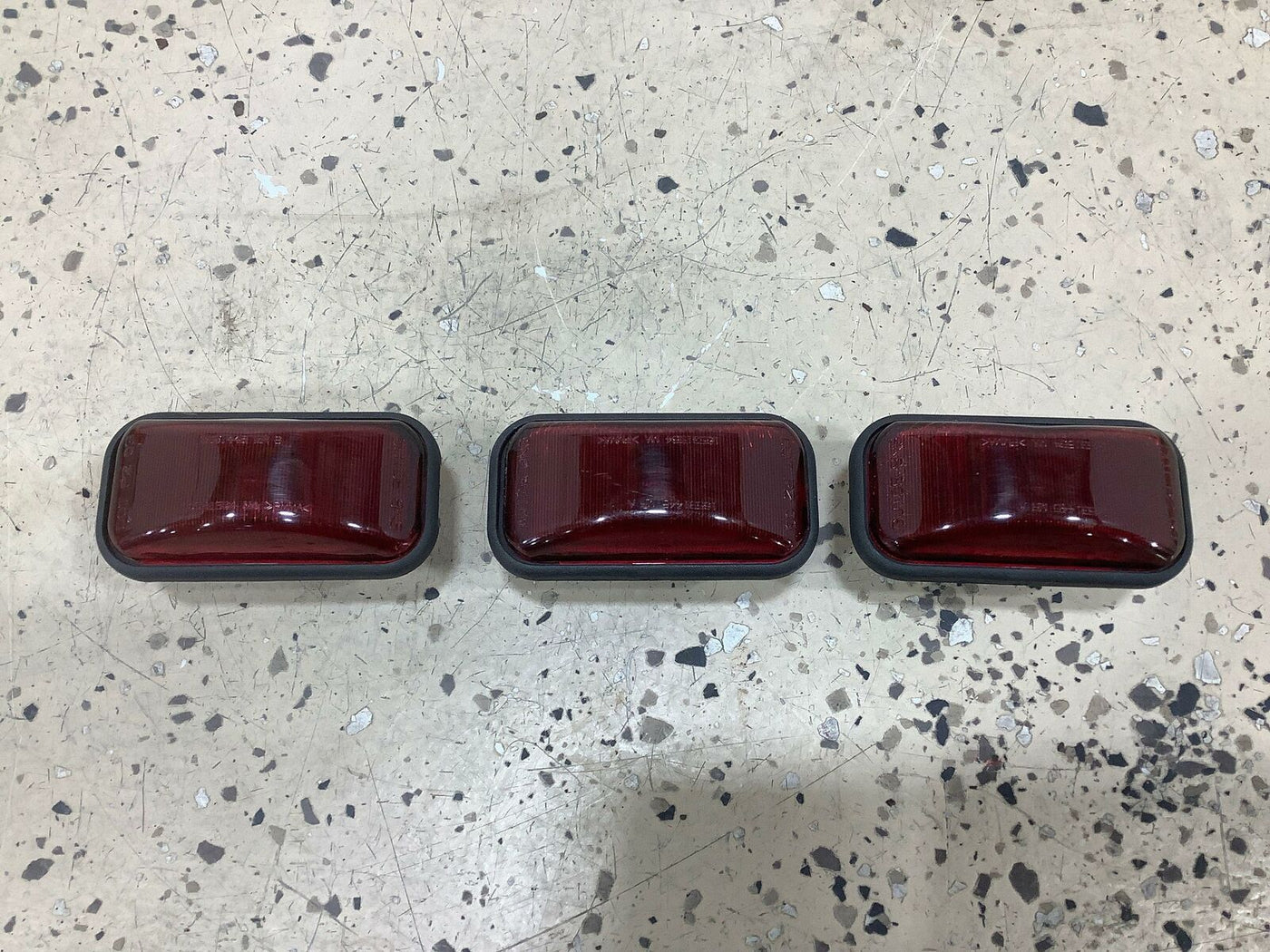 03-09 Hummer H2 Rear Set of 3 Roof Clearance Lights (Red) See Notes