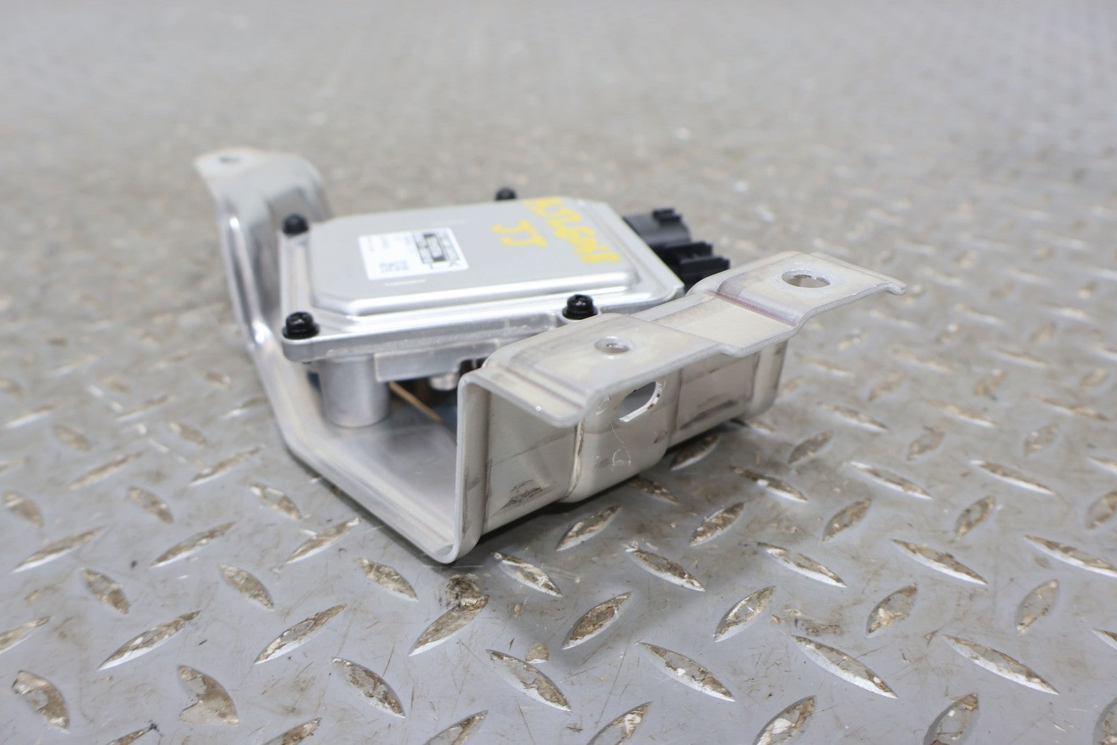 18-21 Lexus LC500 Left LH Fuel Pump Control Module (89571-58010
