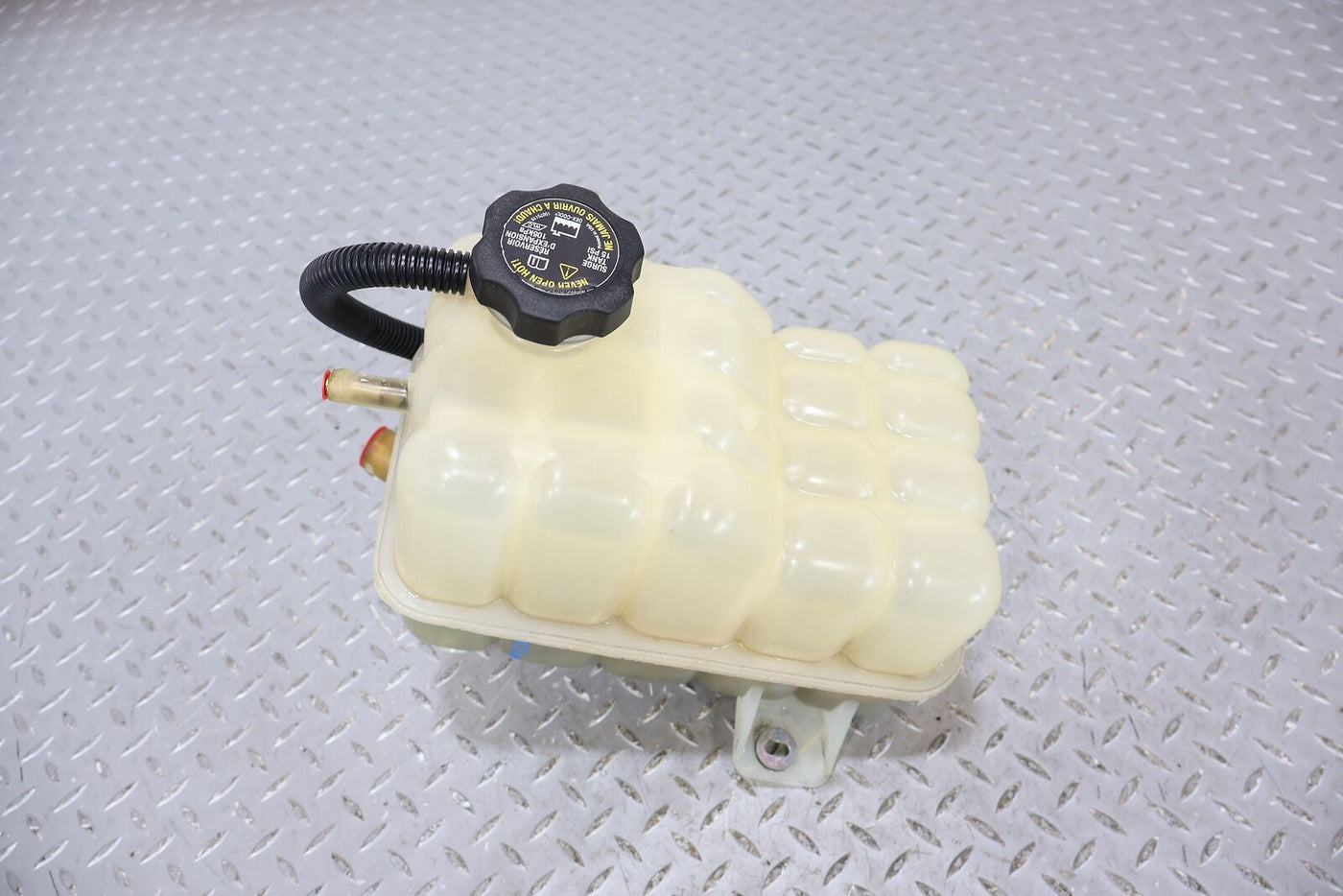 03-09 Hummer H2 Engine Coolant Recovery Bottle Reservoir W/ Cap