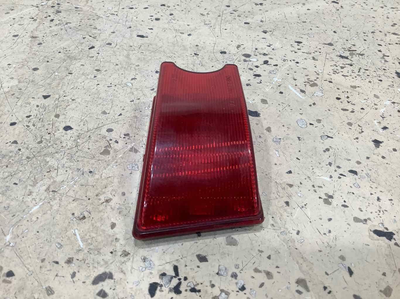 03-09 Hummer H2 Rear Left Driver Side Roof Clearance Marker Light OEM