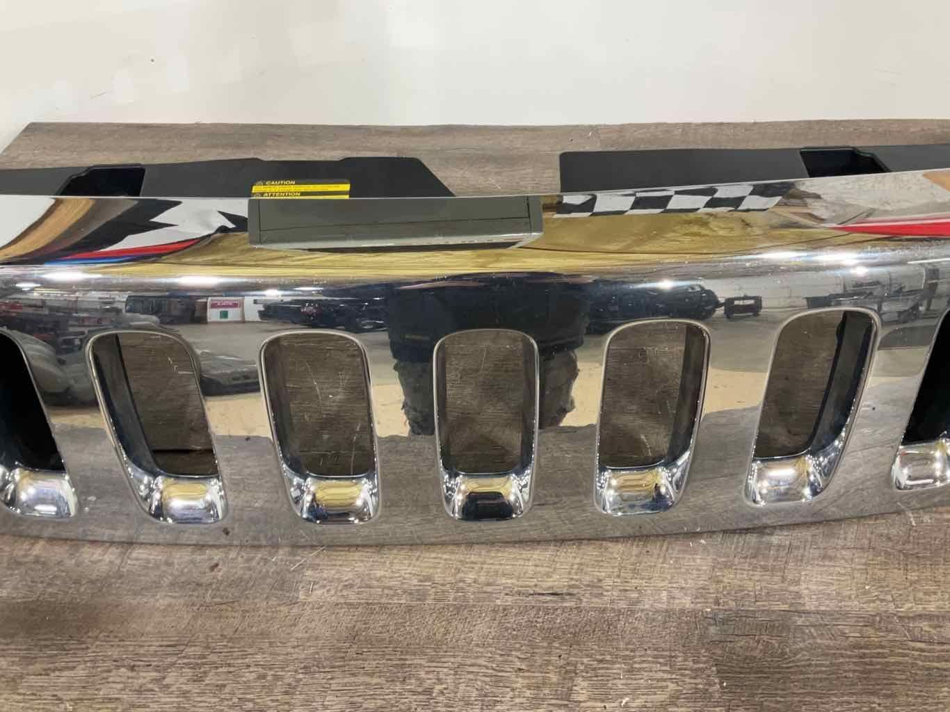 06-10 Hummer H3 Upper Grill (Chrome) See Description