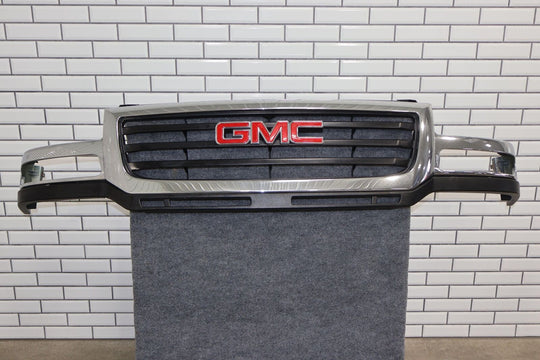 03-06 GMC Sierra Front OEM Bumper Grille (Chrome/Textured Black) Minor Cracks