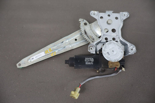 91-98 Toyota Land Cruiser 96-98 LX450 RH Right Pass Rear Window Regulator