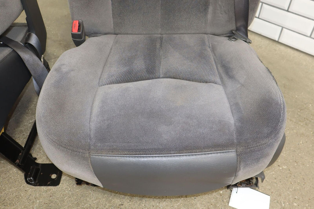 03-07 GMC Sierra / Silverado Cloth Bench Front Seat with Jump Seat (Dark Pewter)