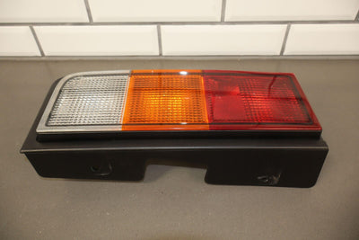 03-04 Hummer H2 SUV Left LH Driver Tail Light Tail Lamp -Body Mounted OEM Tested