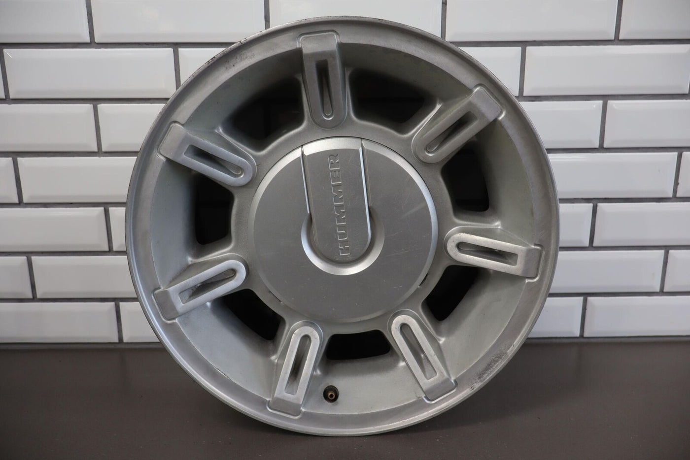 03-07 Hummer H2 Single (1) Aluminum 17x8.5 OEM Silver Wheel W/ Center Cap