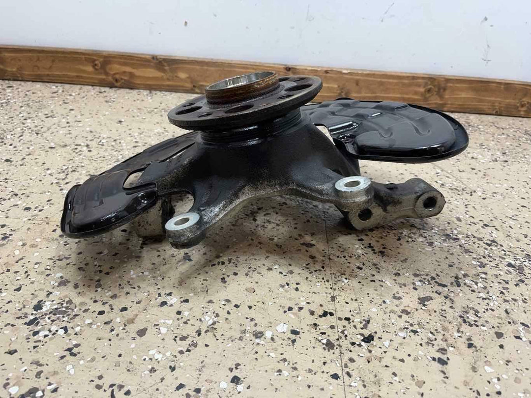 14-19 Mercedes Benz CLA45 Right Passenger Front Spindle Knuckle W/ Hub W117