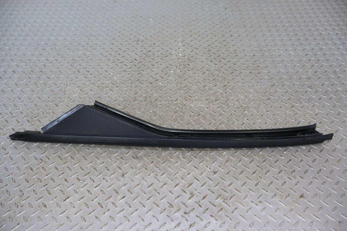 97-04 Chevy C5 Corvette Right RH Exterior A-Pillar Panel (Textured Black)