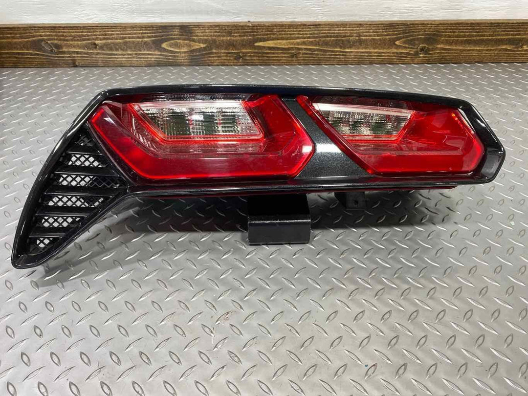 14-19 Chevy Corvette C7 Z51 Left LH Tail Light W/ Grille (Tested) OEM