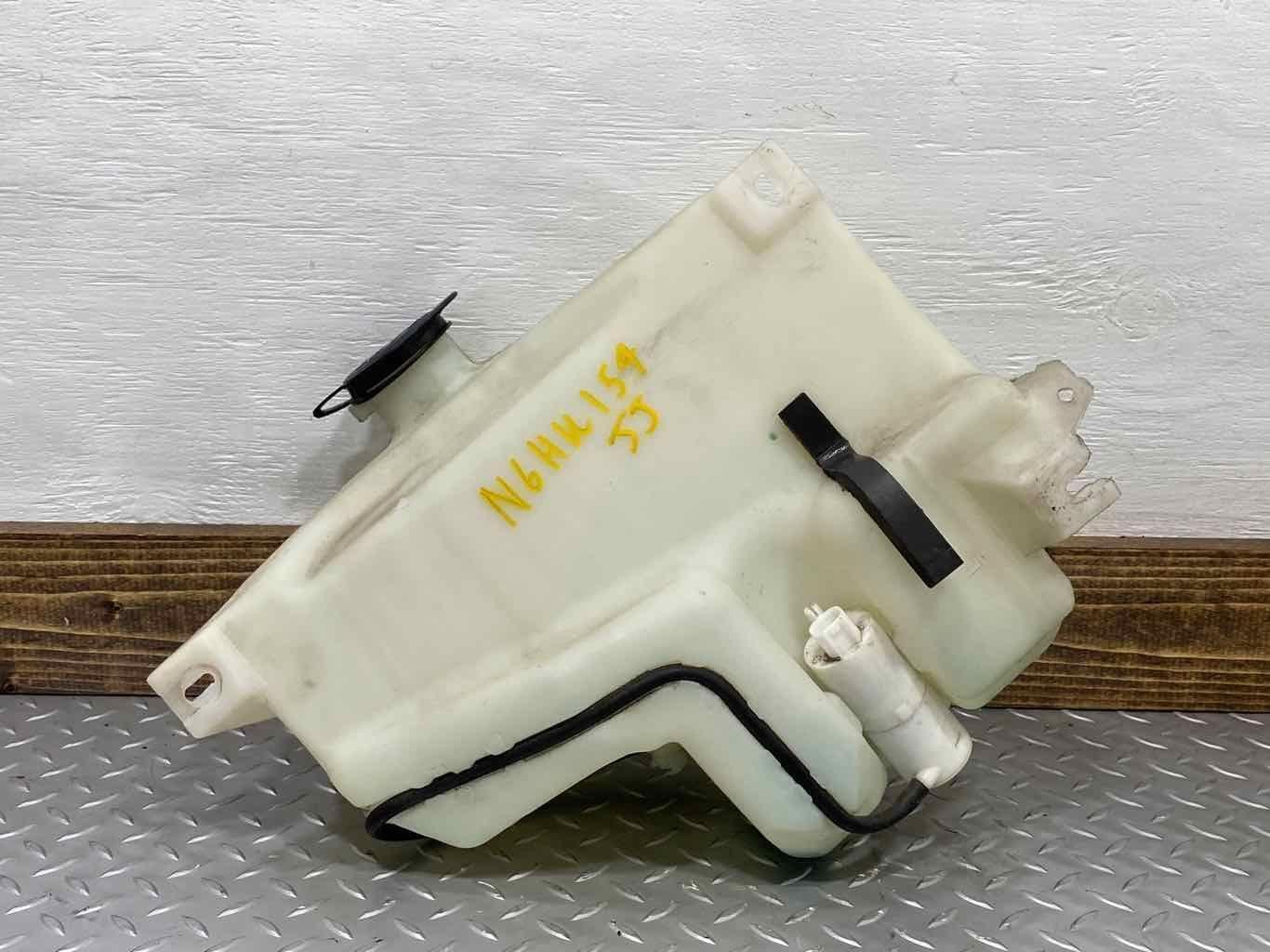 03-09 Hummer H2 Windshield Washer Fluid Reservoir W/ Motor & Lid OEM