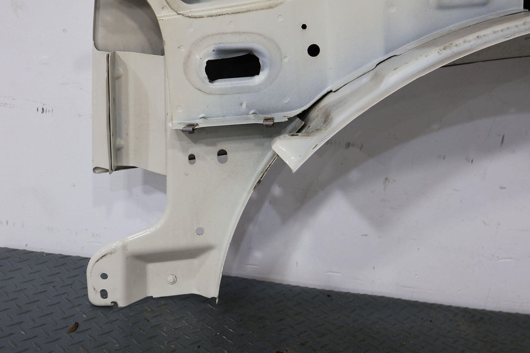 02-06 Cadillac Escalade Front Right RH OEM Fender (White Diamond 98U) See Notes