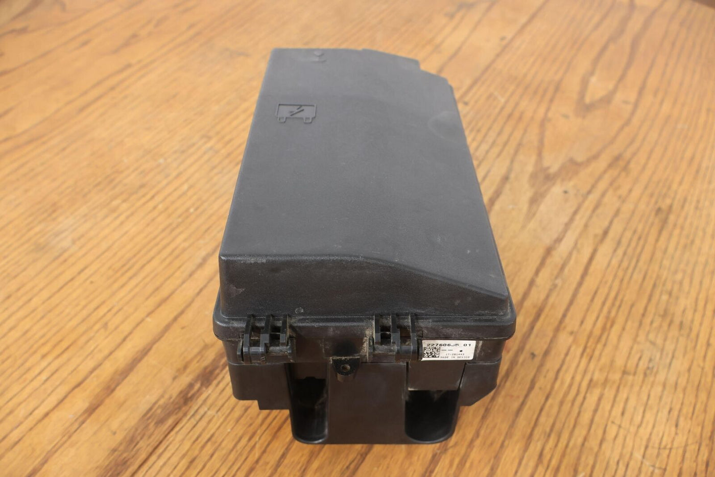 12-15 Chevy Camaro SS 6.2L LS3 Engine Fuse Relay Junction Box W/Lid (2276063501)