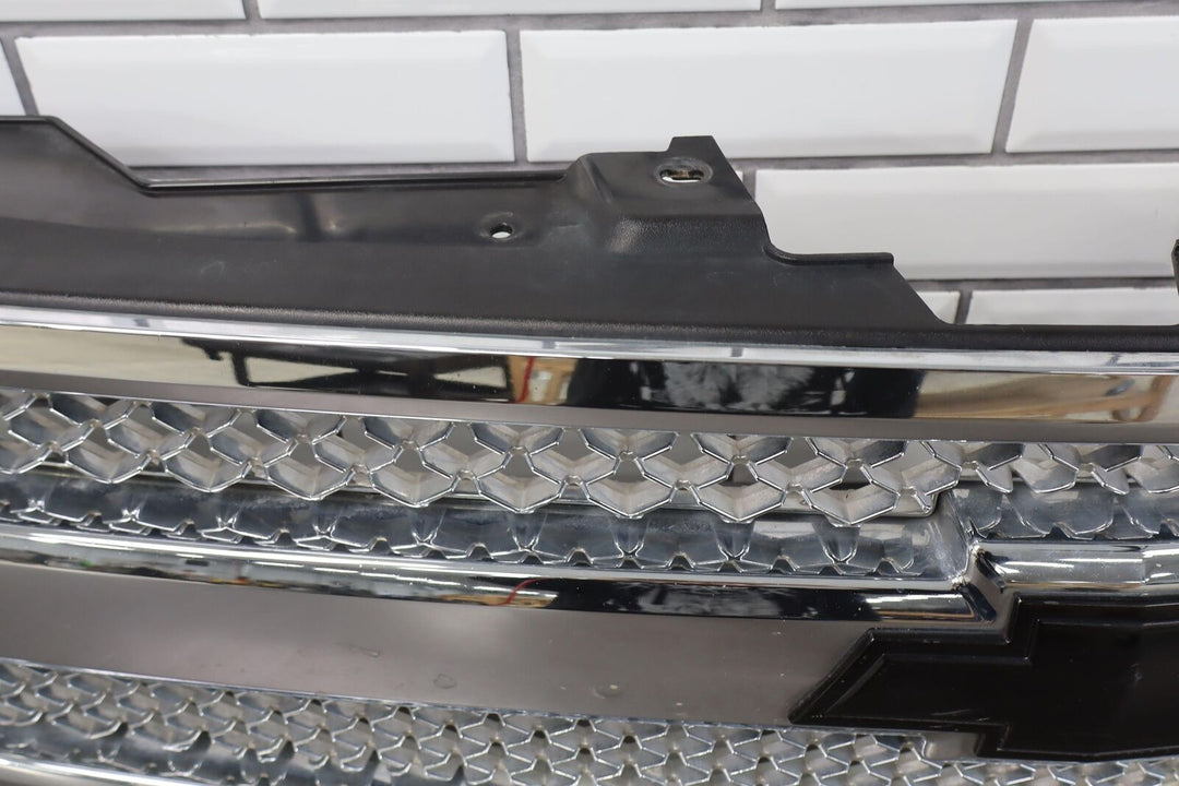 07-13 Chevy Silverado OEM Chrome Grille Assembly (See Photos)