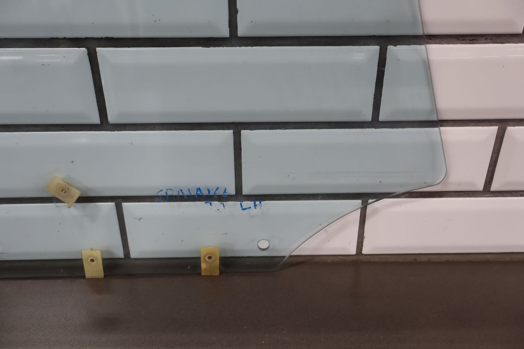 47318405