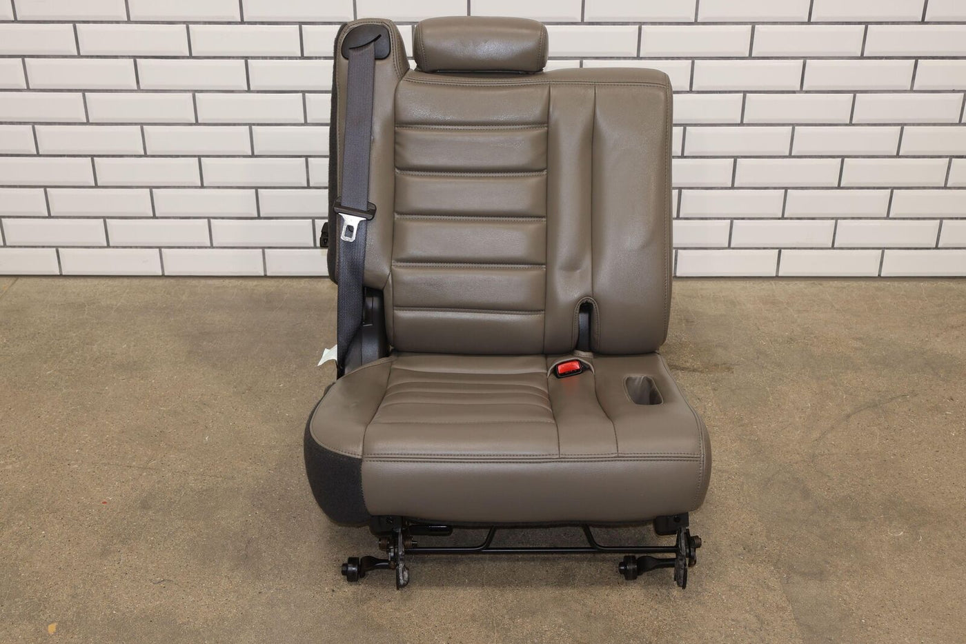 03-07 Hummer H2 OEM 3rd Row Leather Seat (Light Wheat 502) See Description