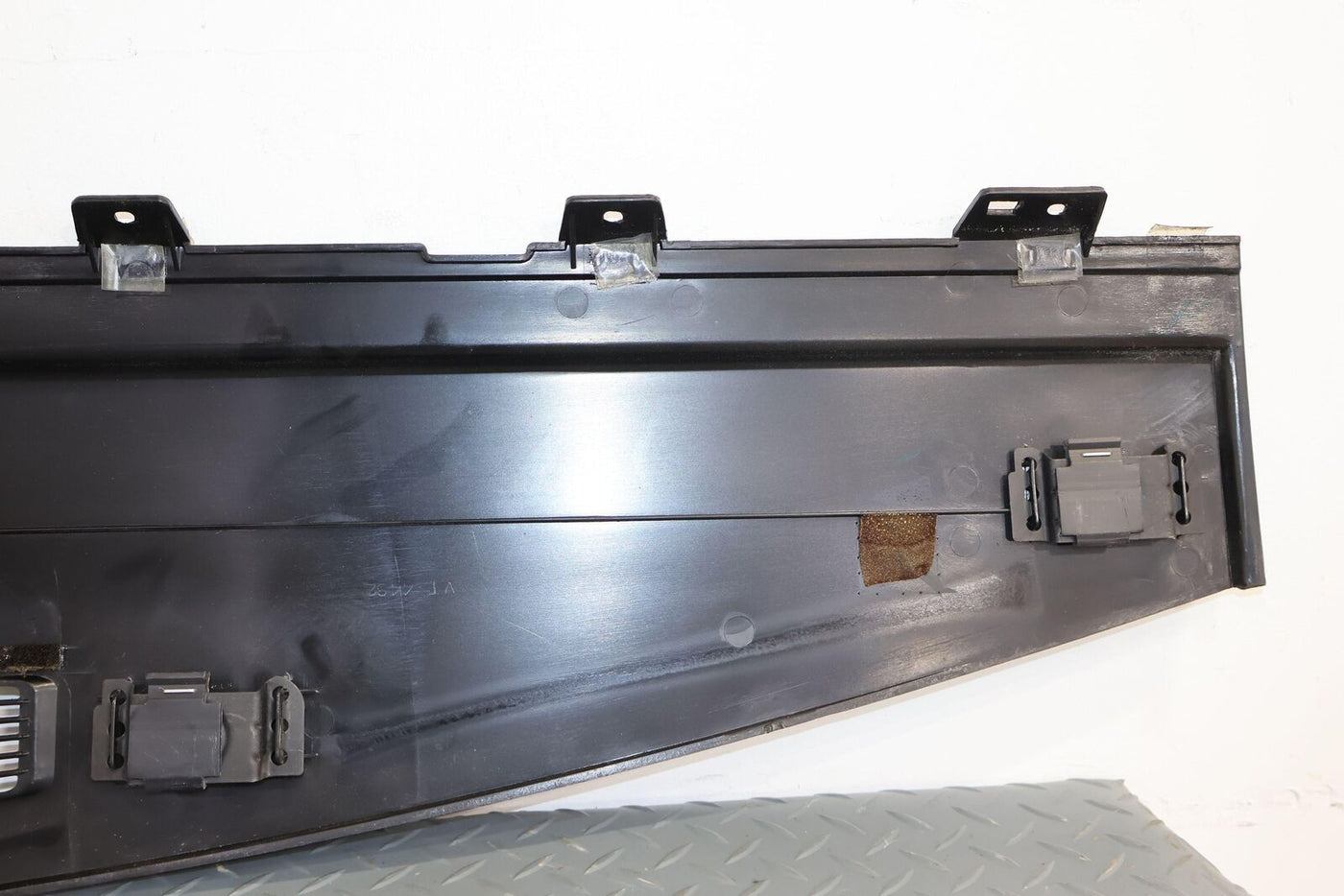 03-07 Hummer H2 OEM Upper Dash Cover Pad (Ebony 48I) See Description