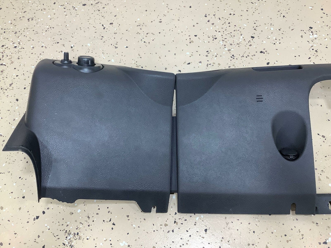 03-06 Chevy SSR Lower Dash Knee Pad (Black 19I)