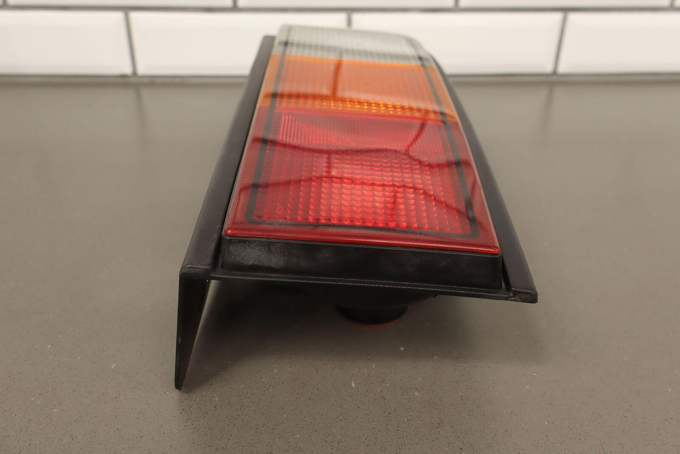 03-04 Hummer H2 Left LH Driver Tail Light Tail Lamp (Body Mounted) OEM Tested