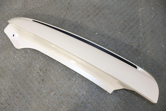 03-06 Escalade Short WB Right Rear Upper Tail Panel Moulding (White Diamond 98U)