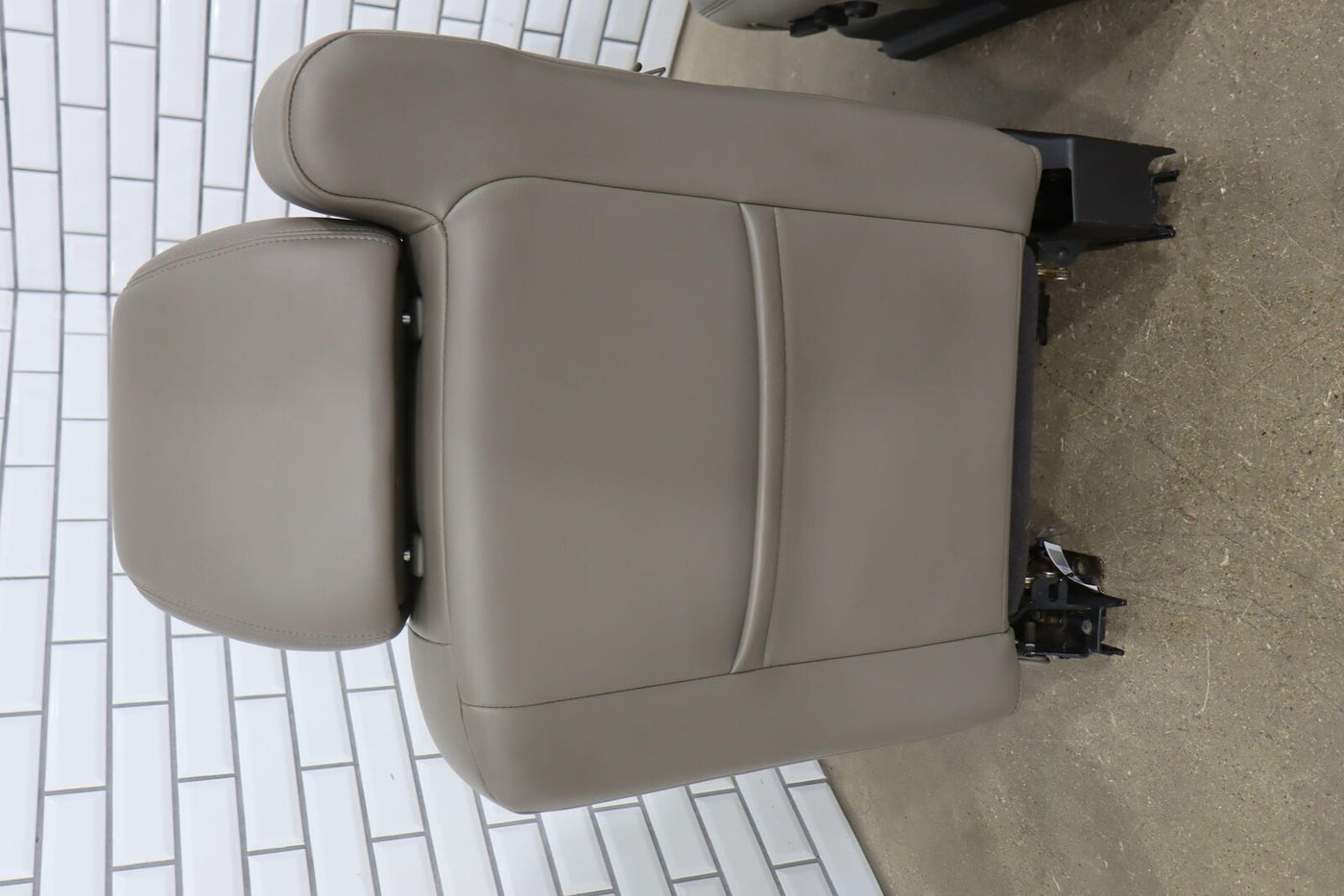 03-07 Hummer H2 1st & 2nd Row Leather Seat (Wheat 502) SUV Only (Power Tested)