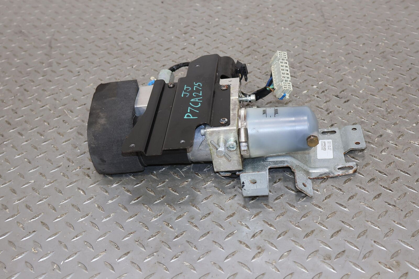 04-09 Cadillac XLR Convertible Lift Motor (Unable To Test) See Notes (104142)