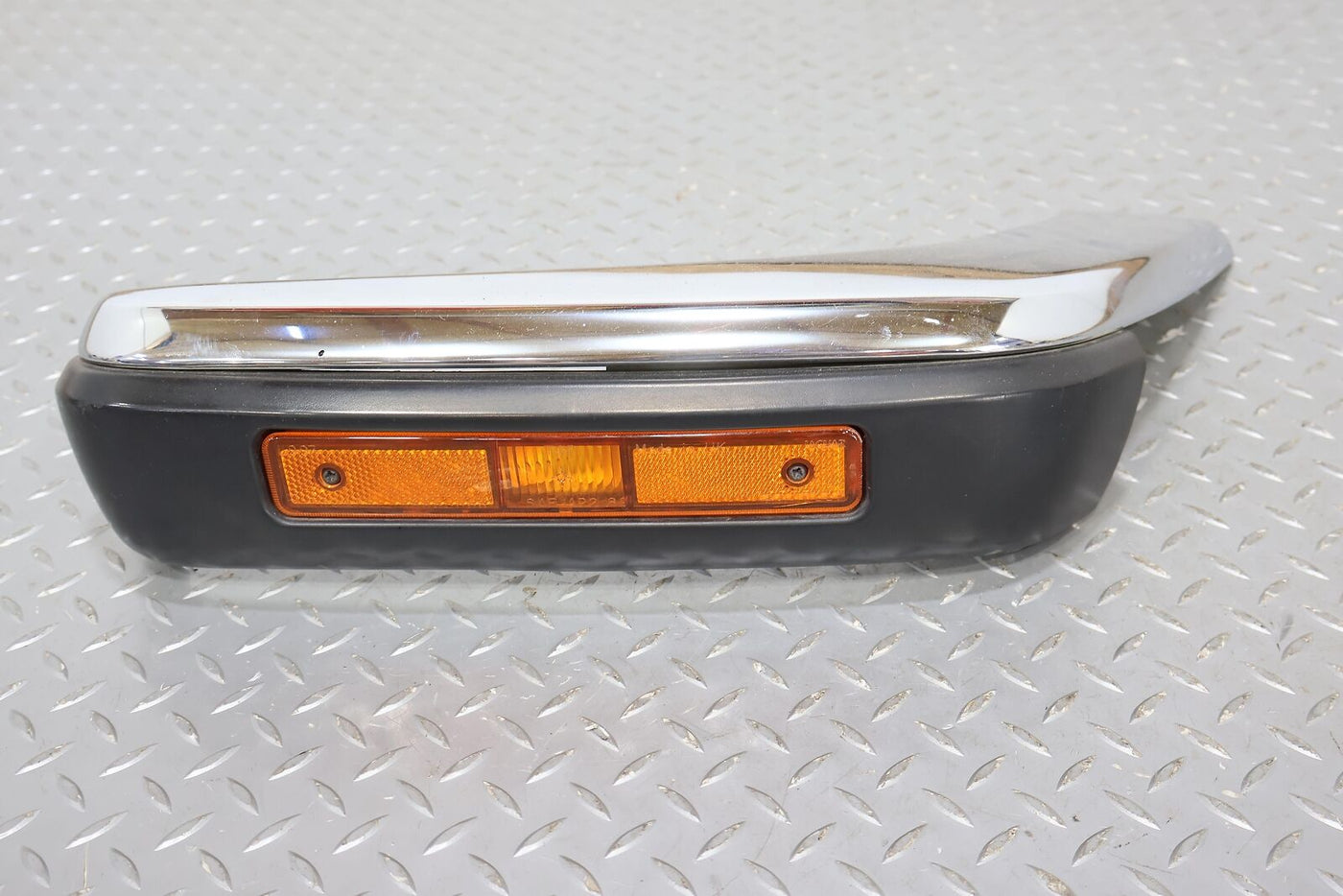 92-94 Jaguar XJS Coupe Front Right RH Bumper Corner End Cap W/ Marker (Chrome)
