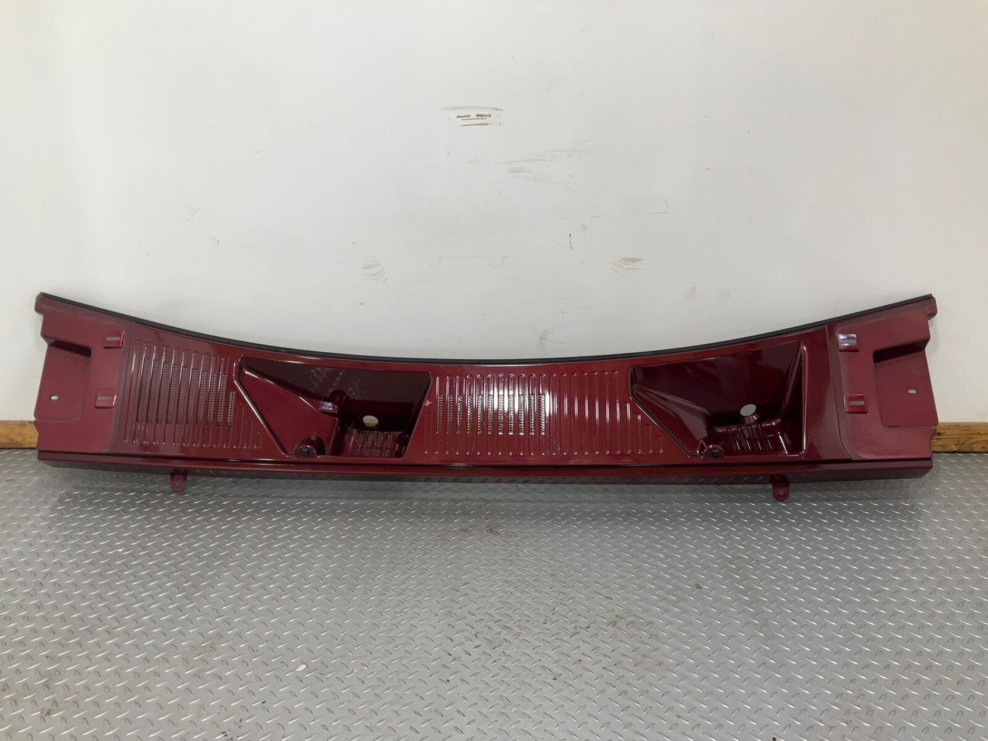 03-09 Hummer H2 Front Center Cowl Vent Panel (Redfire Metallic 72U)Paint Respray