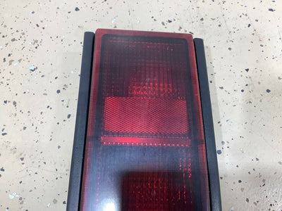 03-04 Hummer H2 Right Passenger Tail Light Tail Lamp (Body Mounted) OEM