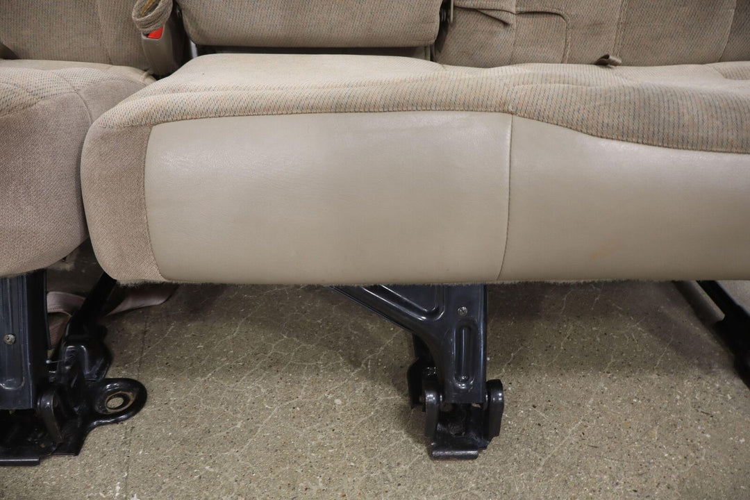 99-02 Sierra Silverado Crew Cab 2500/3500 Cloth 2nd Row Seat (Neutral 52D)