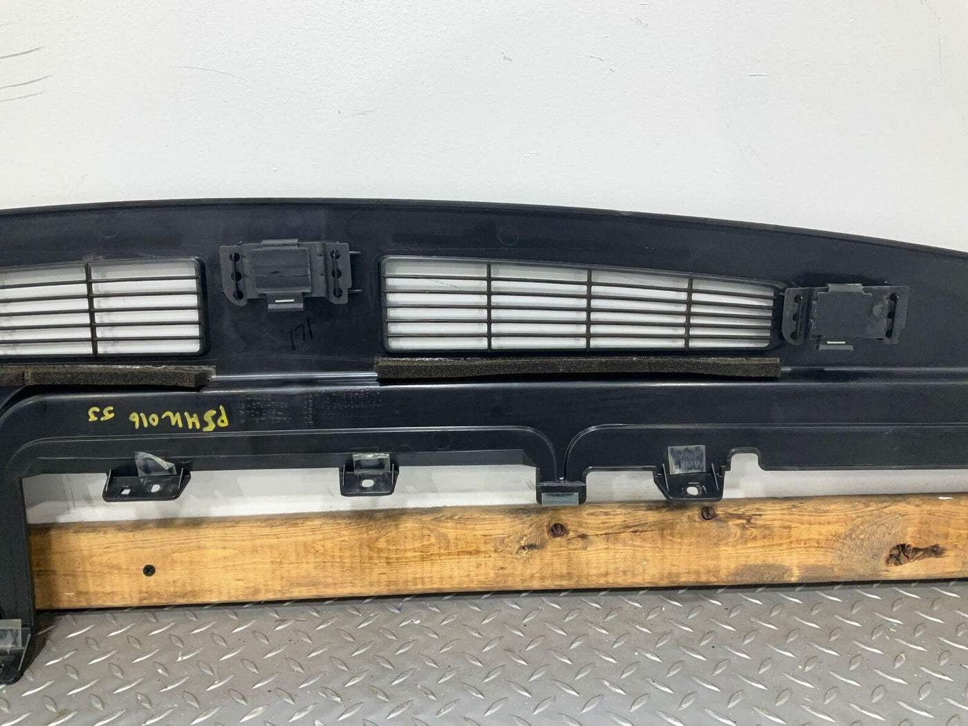 03-07 Hummer H2 OEM Upper Dash Cover Pad (Ebony 48I) See Description