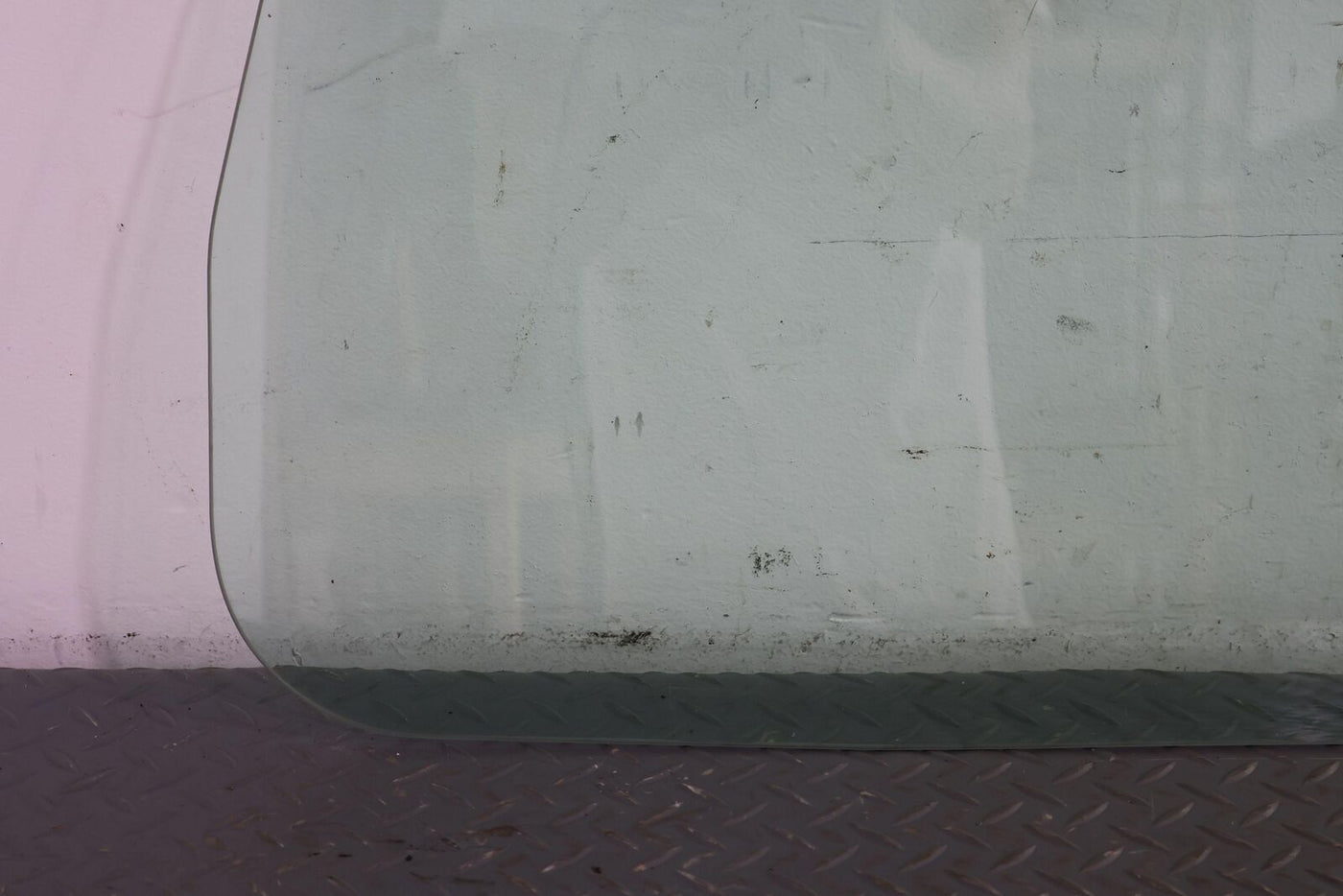 03-09 Hummer H2 Front Right RH Passenger Door Window Glass (Glass Only) OEM