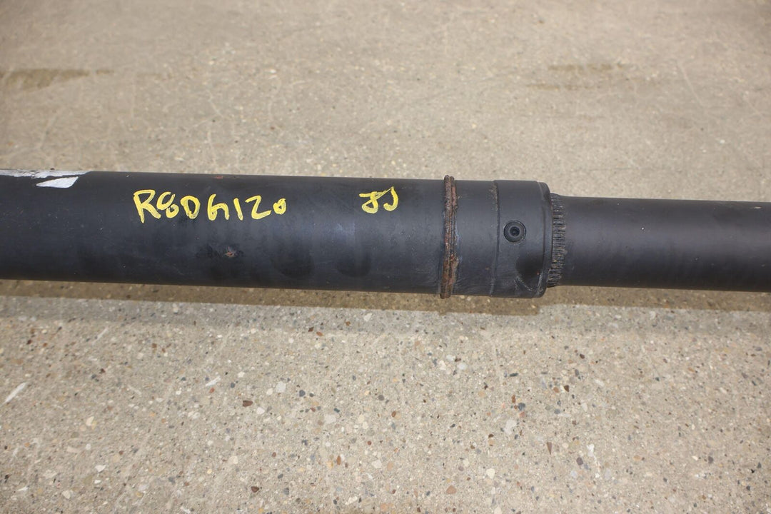 08-14 Dodge Challenger SRT-8 Rear Automatic Driveshaft (6.1L) 05038415AB (57K)