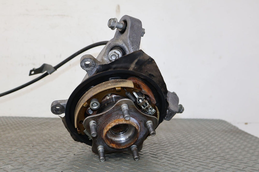 09-20 Nissan 370Z Rear Right RH Spindle Knuckle W/ Hub & E-Brake Cable (99K)