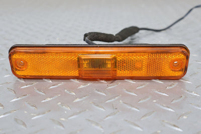 03-09 Hummer H2 Passenger Right RH Front Hood Mounted Amber Marker Light