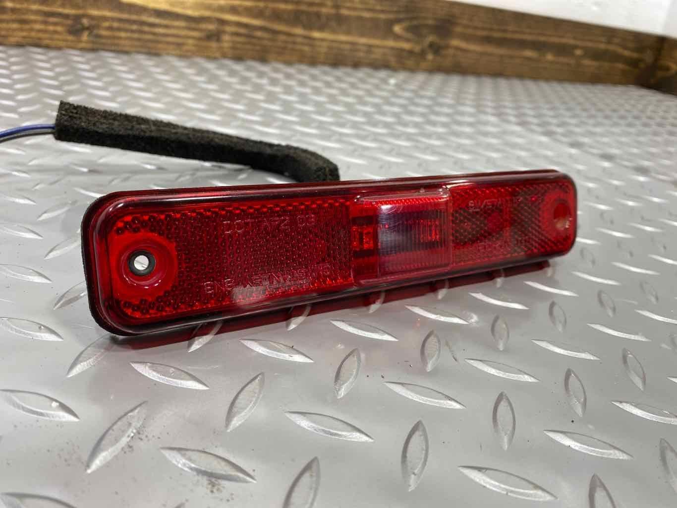 03-09 Hummer H2 Rear Left (Quarter Mount) Red LED Side Marker Light OEM Tested