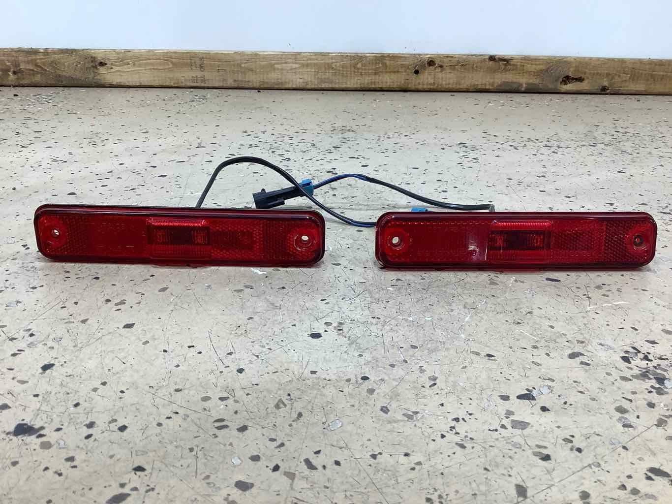 03-07 Hummer H2 Pair of Rear Quarter Mounted LED Marker Lamps (Tested)