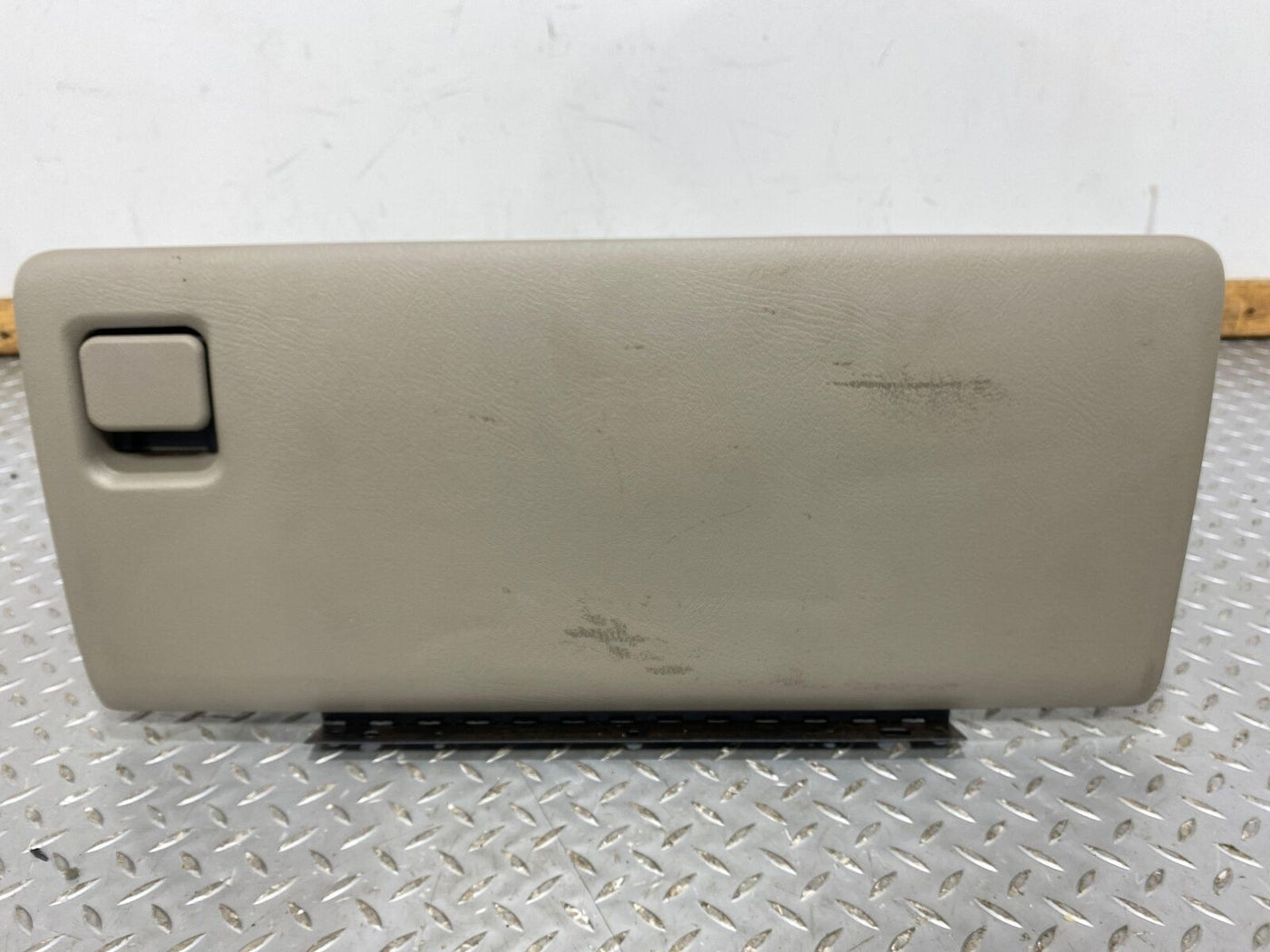 03-07 Hummer H2 OEM Glove Box Door Compartment (Light Wheat 50I) See Notes