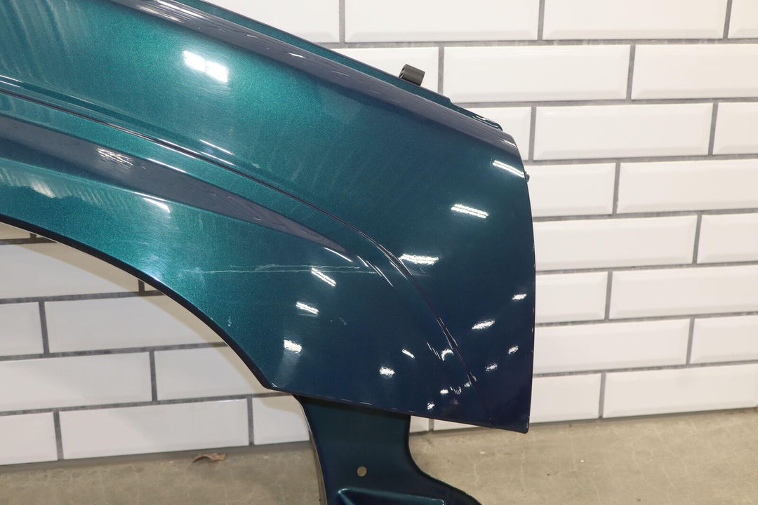 02-06 Cadillac Escalade Passenger Right Fender (Riptide Blue 26U)