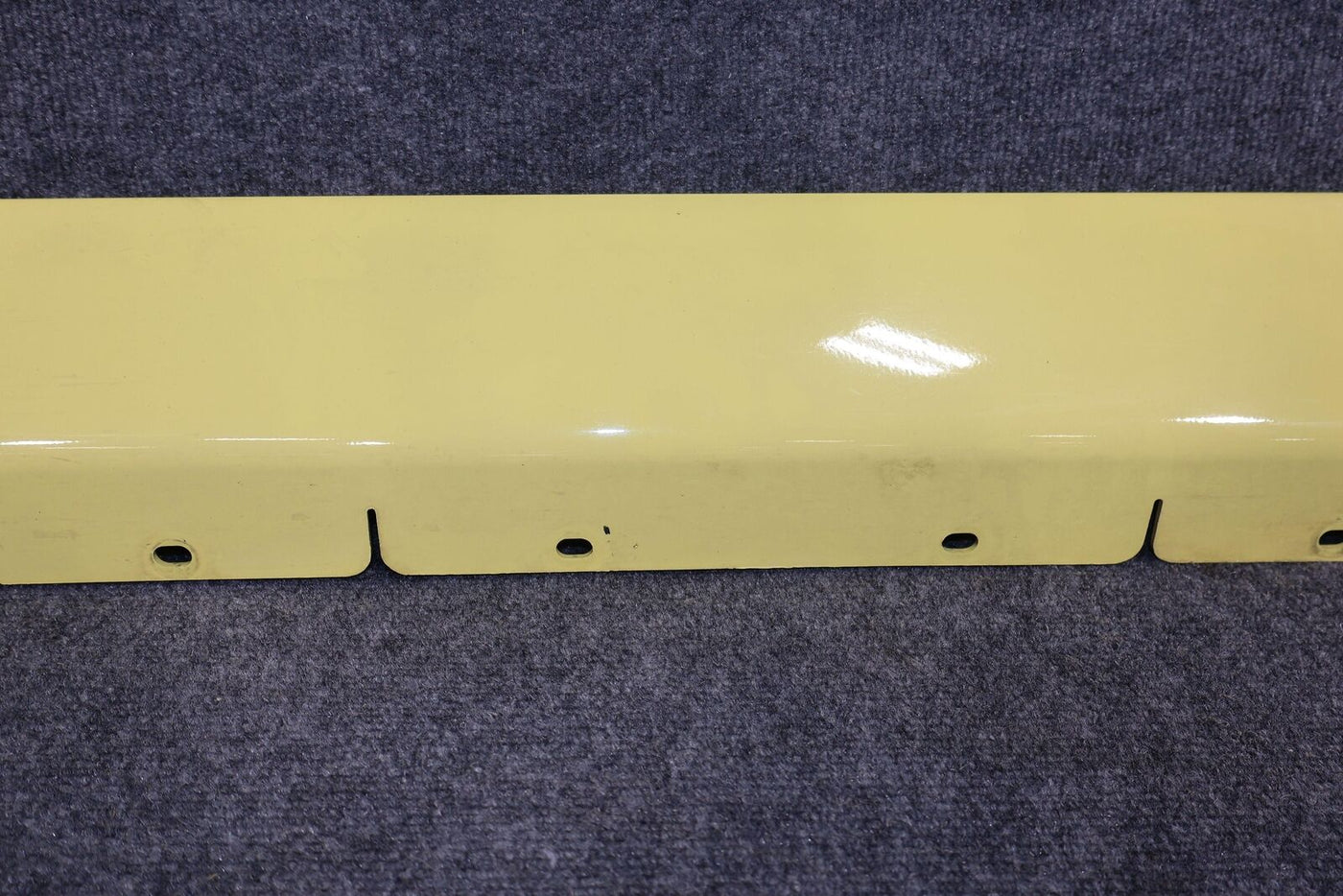 02-05 Ford Thunderbird Driver LH Left Lower Rocker Moulding -Inspiration Yellow