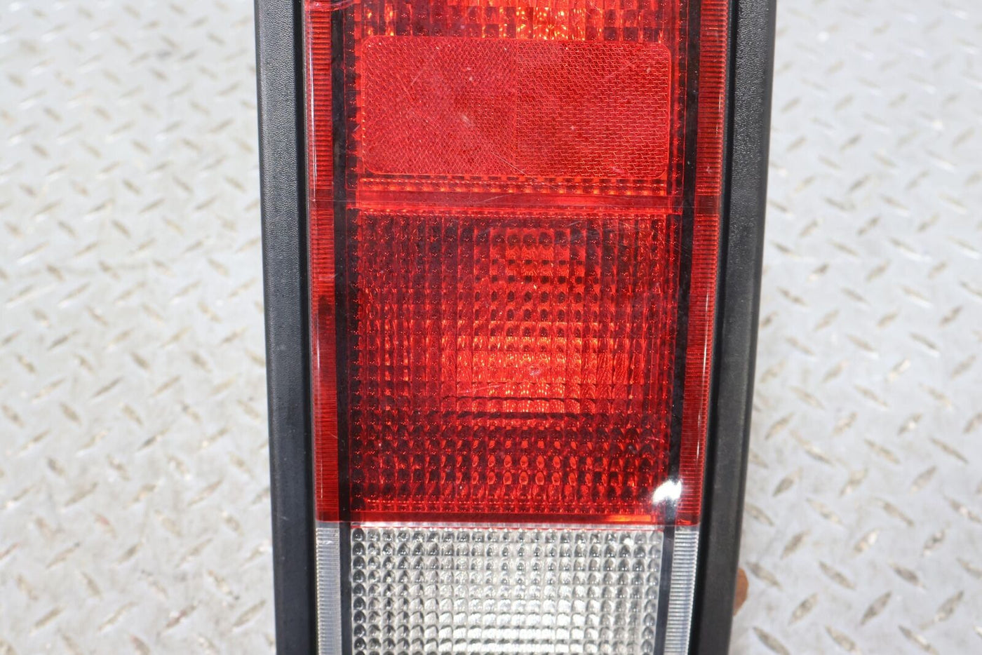 05-09 Hummer H2 Right RH Passenger Tail Light Lamp OEM (SUV) Tested See Notes