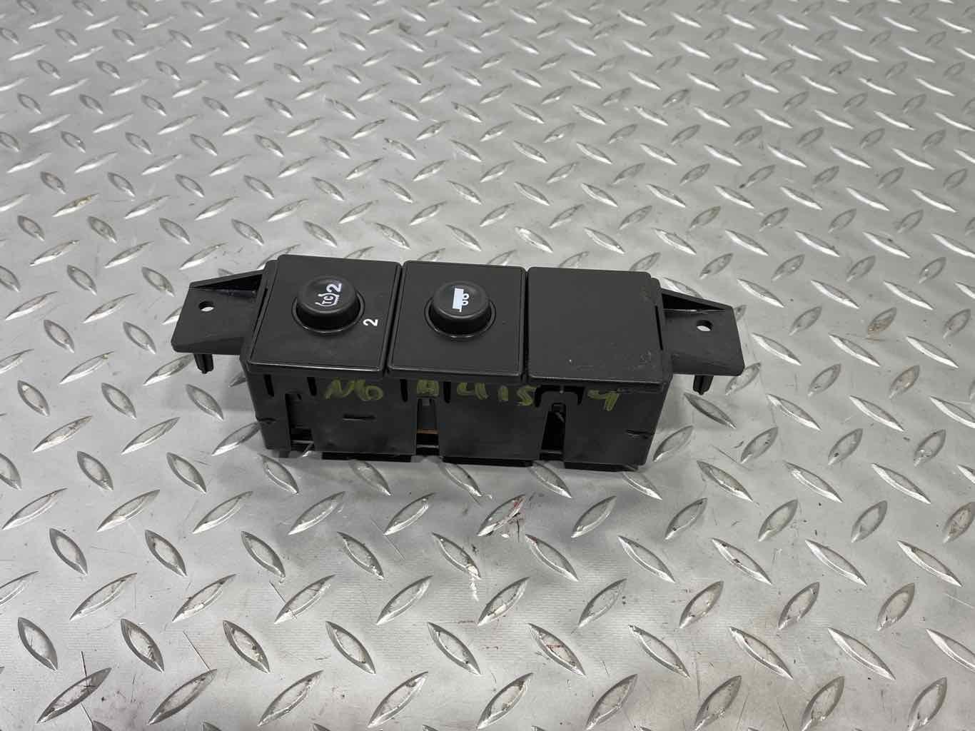 03-07 Hummer H2 OEM Traction Control / Tow Haul Switches Unable To Test