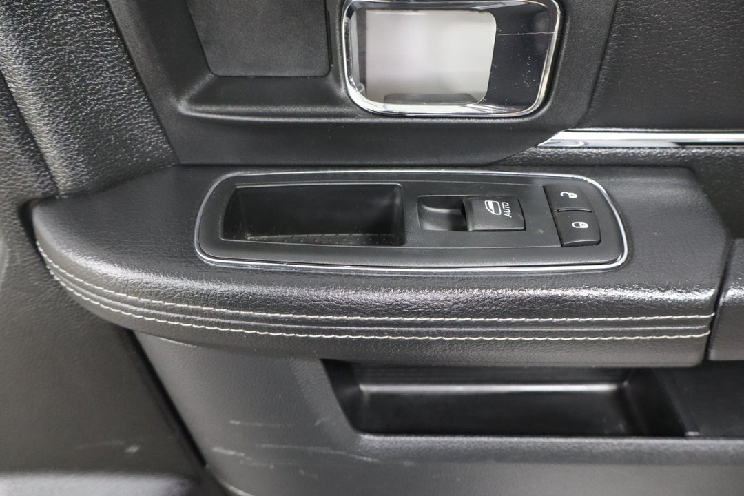 47289104