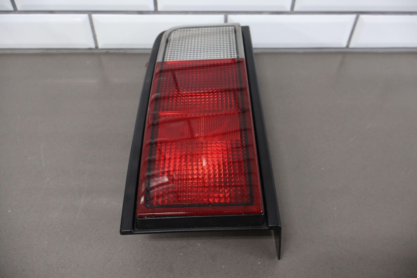 05-09 Hummer H2 Right Passenger Tail Light Lamp OEM (SUV) Tested Quarter Mounted