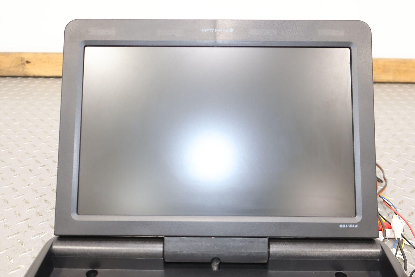 08-09 Hummer H2 Aftermarket Planet Audio Roof Mounted Screen (Unable To Test)