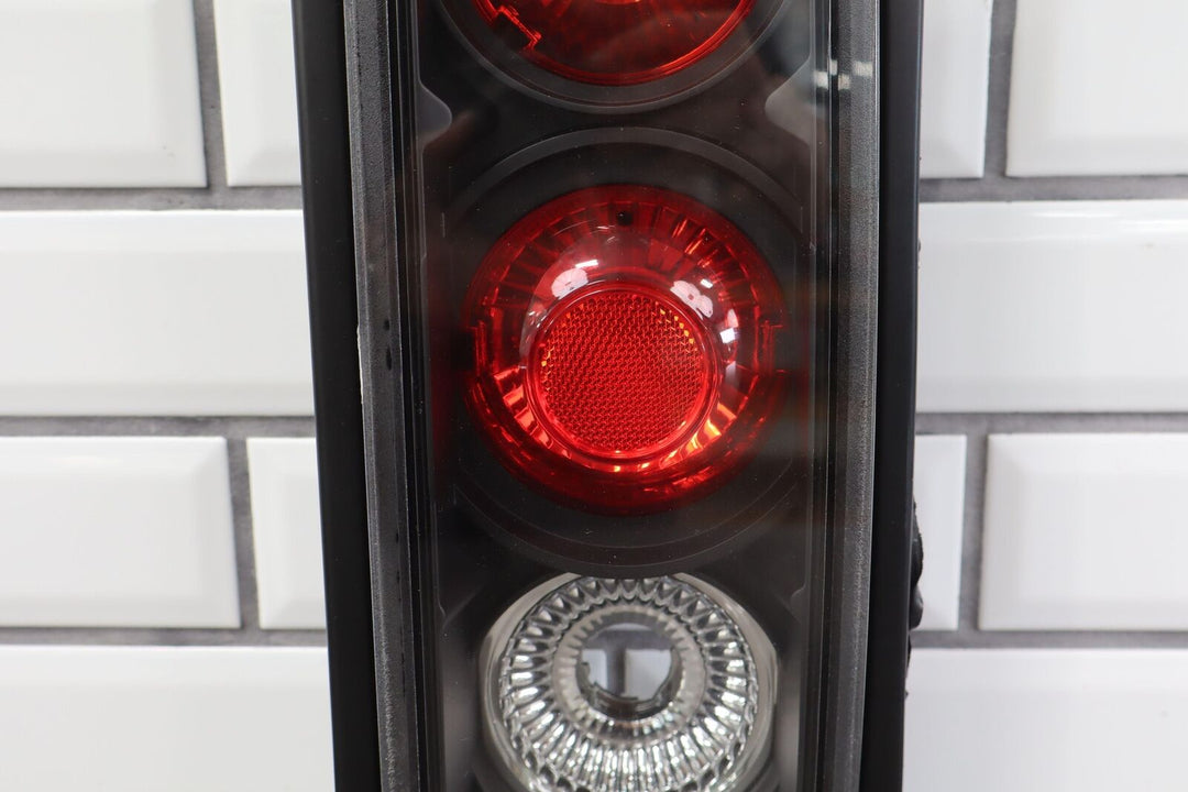 2005-2009 Hummer H2 Pair LH&RH Aftermarket Tail Lights Lamps (Tested)