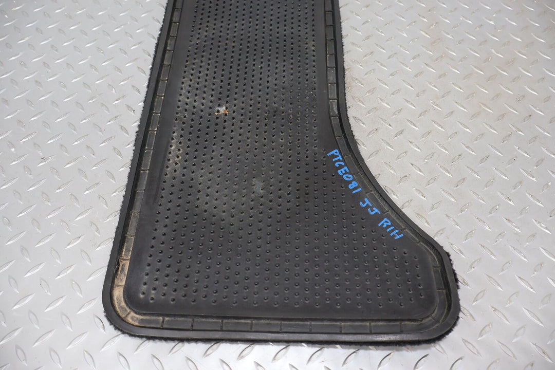 97-04 Chevy Corvette C5 Pair LH&RH Of Cloth Floor Mats Front (Black 19i)