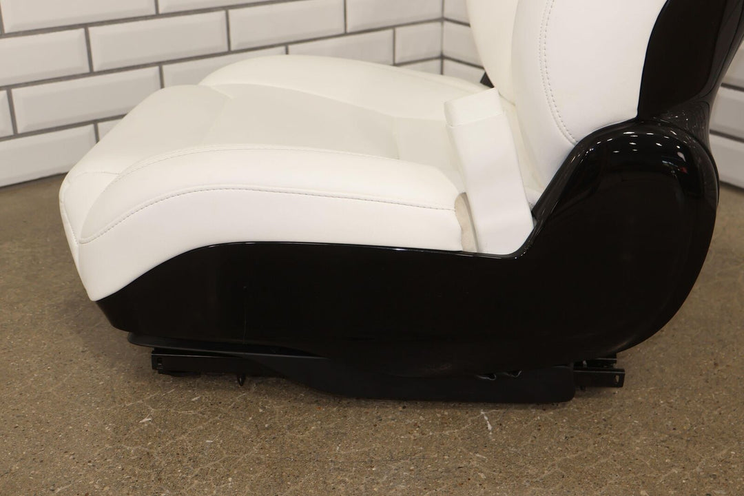 16-20 Tesla Model X Front Right Power Leather Seat (White) For Parts Or Repair