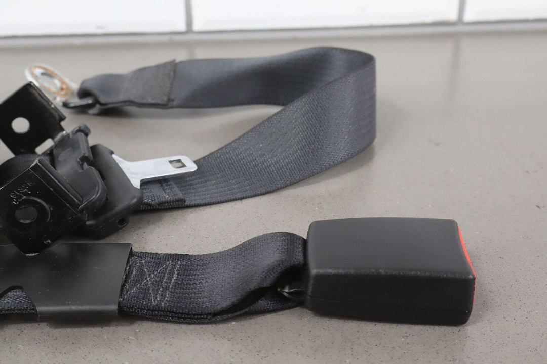 2015 Ram 1500 Quad Cab Rear Center Seat Belt Retractor with Buckle (Black X9)