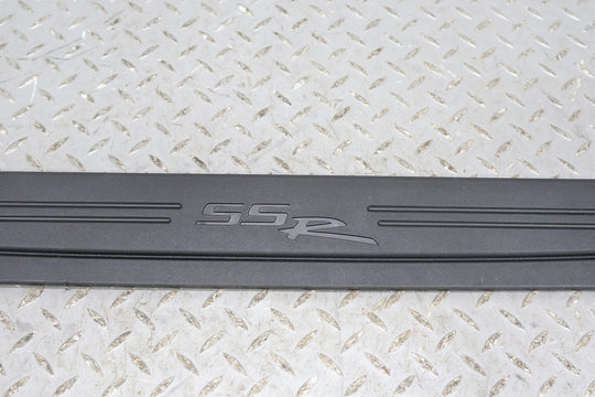 03-06 Chevy SSR Pair LH & RH Outer Door Sill Entry Plates (Ebony 19i)